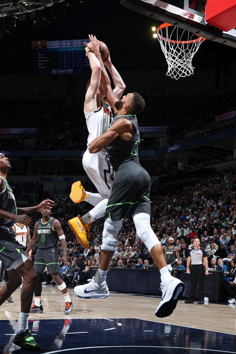 既是荣耀的 既是荣耀的